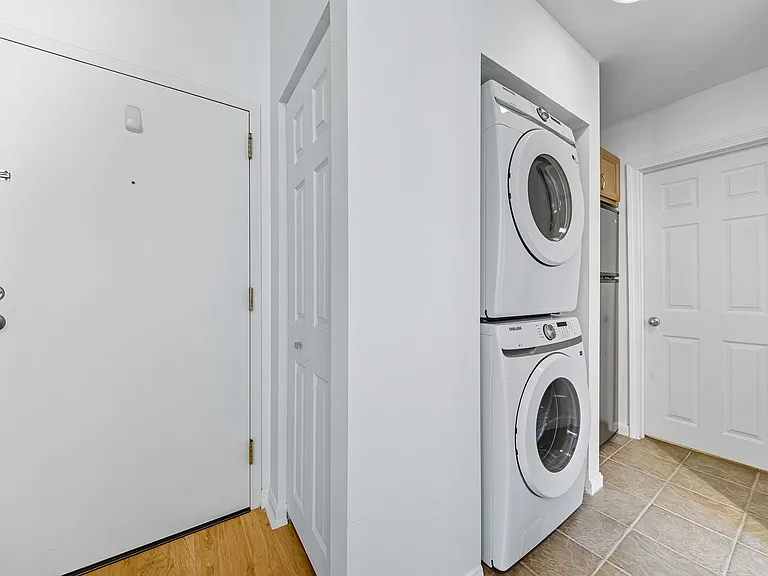 10 Linwood St #106 — Photo 7
