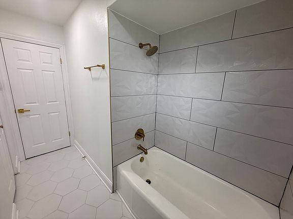 2nd image of 698 E Sibley Blvd