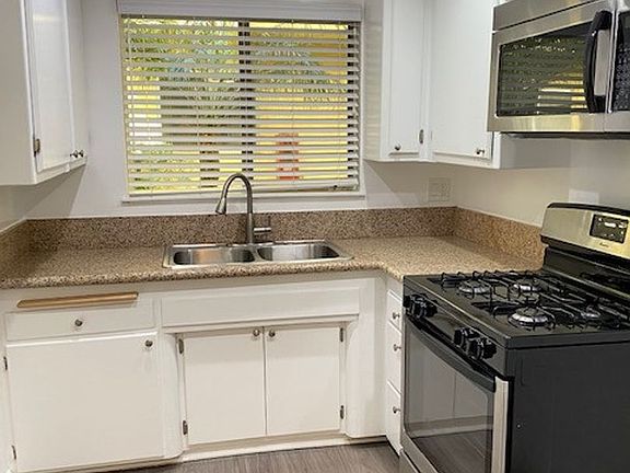 2nd image of 1031-1037 N Ogden Dr #1037-03