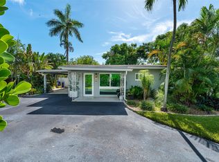 330 NW 3rd Ct, Boca Raton, FL 33432
