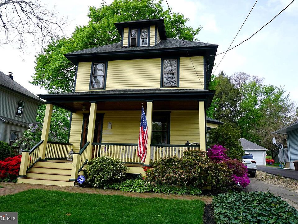 2nd image of 1031 W High St