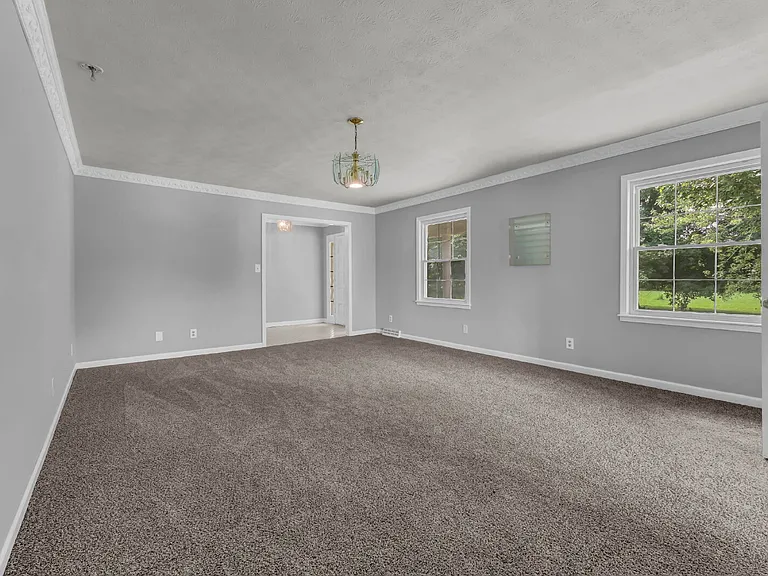 359 Meadow Ln — Photo 6