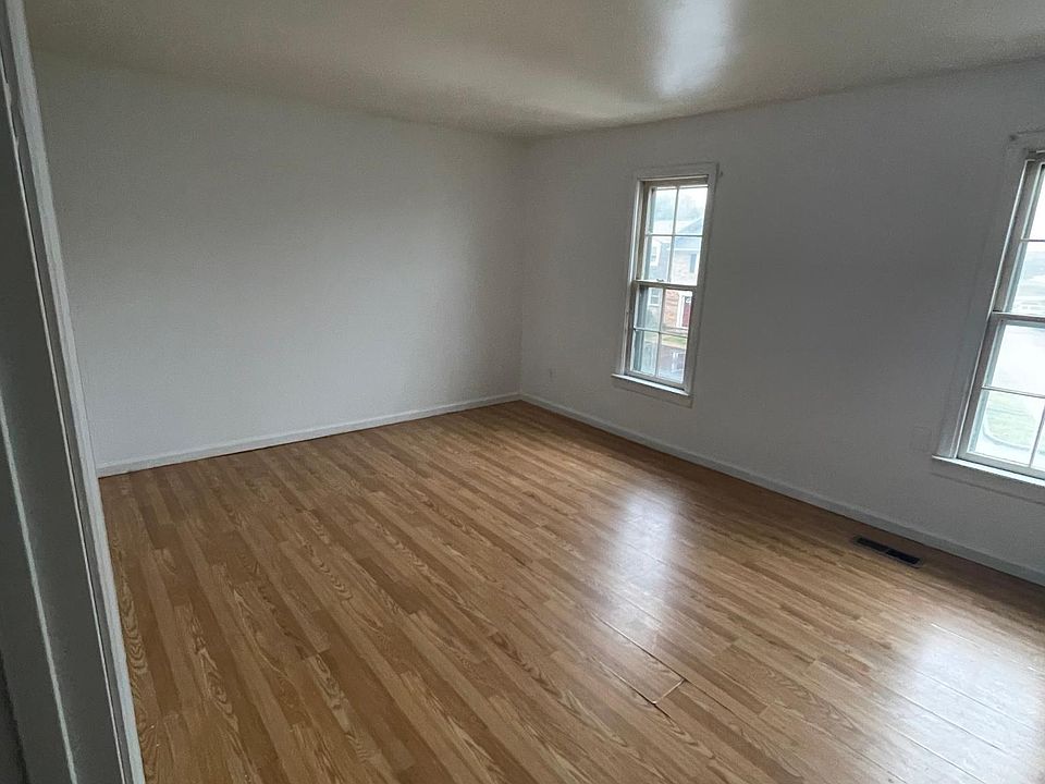 1st image of 140 Hughey Ct