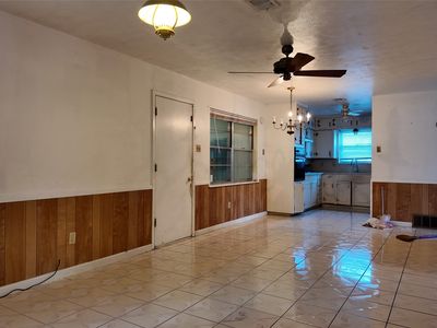 2121 Barbell Ln, Fort Worth, TX, 76111