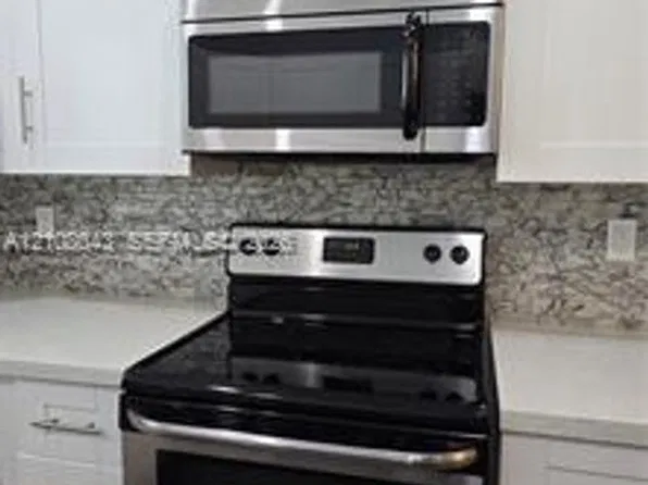 7176 SW 12th St, Miami, FL