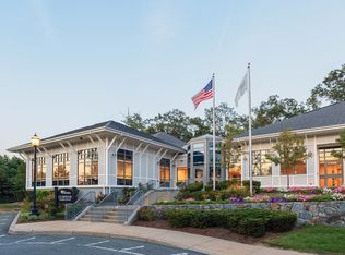 531 Hilltop Dr, Walpole, MA 02081