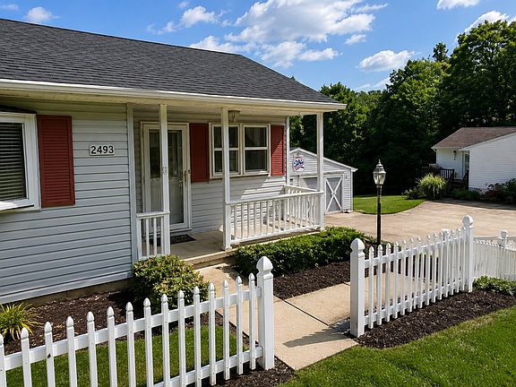 3rd image of 2493 Kerr Rd