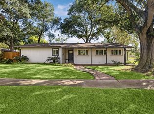 8621 Bob White Dr, Houston, TX 77074