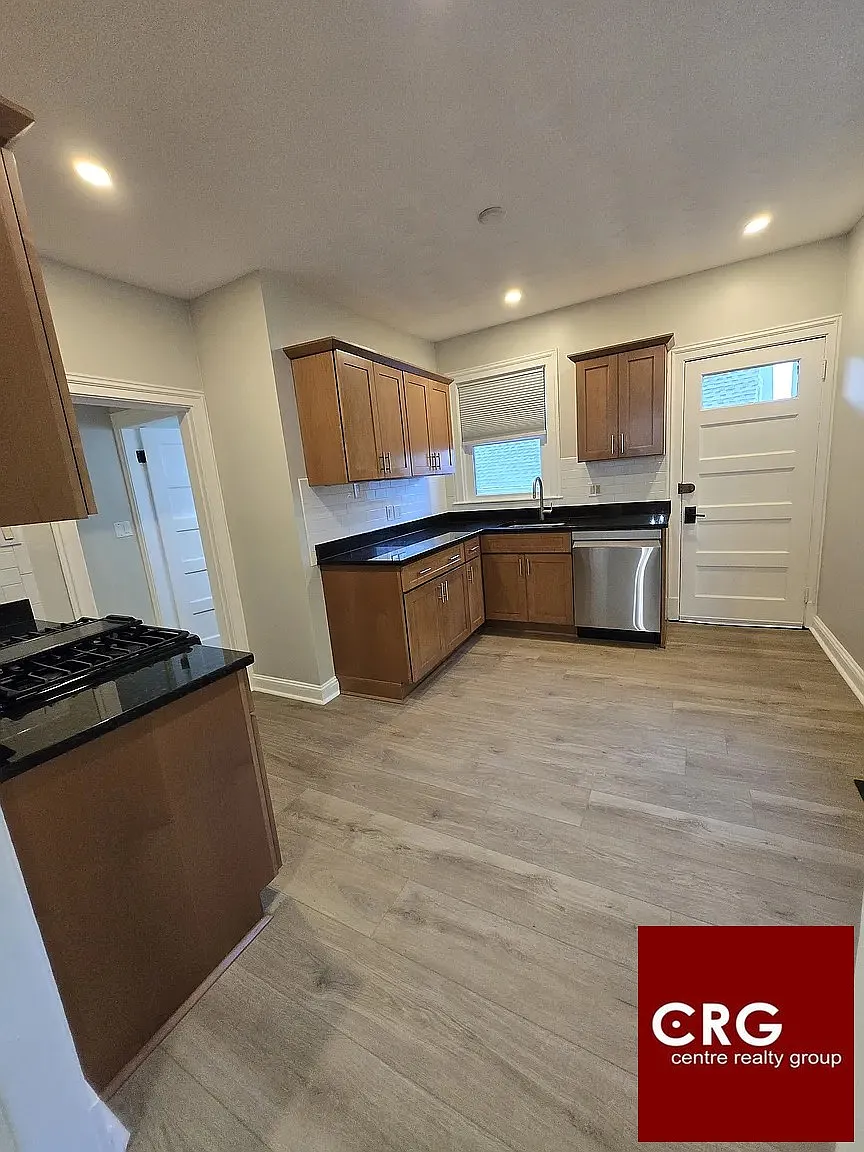 2 bed, 1.0 bath, 1071 sqft, $3,400 — Photo 2