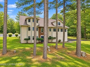 233 Sawmill Rd, Stroudsburg, PA 18360