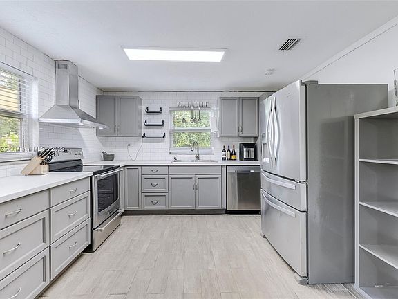 3rd image of 13205 NE 12th Ave