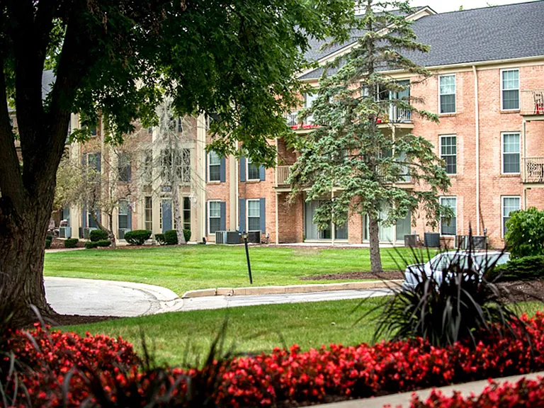 Fountain Lake Apartment Homes — Photo 13