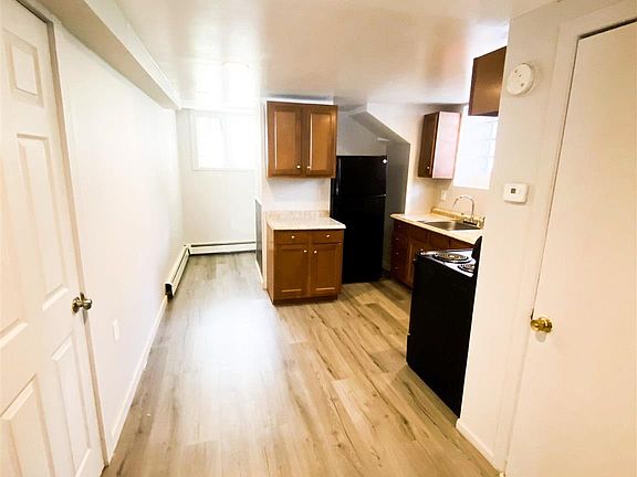 4th image of 179 Main St #Basement