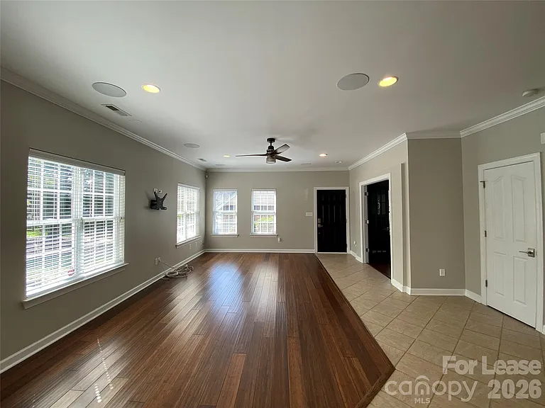 15313 Pahlmeyer Ln — Photo 1