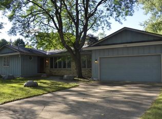 4406 98th Street Cir W, Bloomington, MN 55437