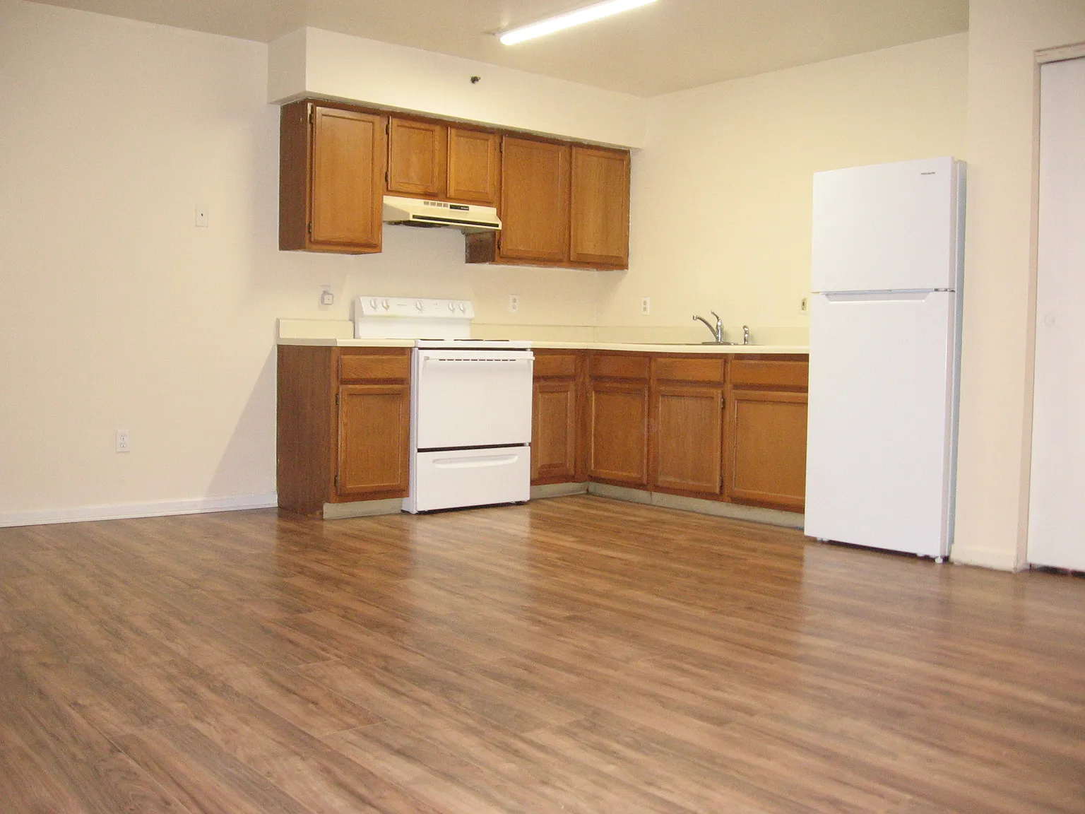 641 S Woodward St — Photo 3
