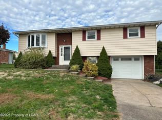 306 Cardinal Dr, Larksville, PA 18704
