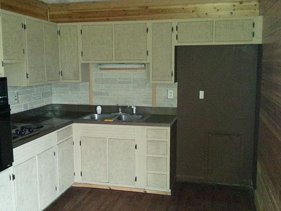 5th image of 3004 Hillcrest Dr