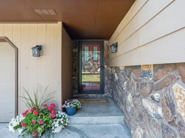 1734 Birch Lake Ave, White Bear Lake, MN 55110