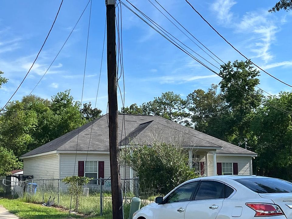 2nd image of 1311 Smith Sq