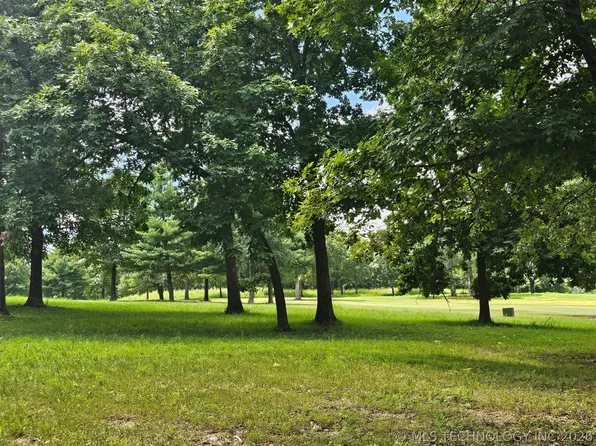 1010 Wilcox Cir, Tahlequah, OK 74464