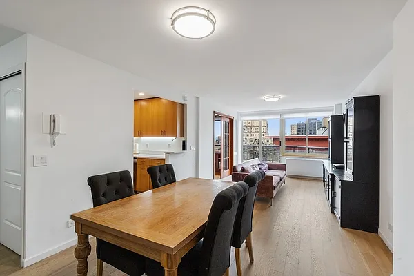 Sold by Corcoran | media 23