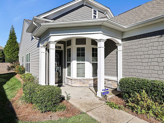 4th image of 217 Salient Ln