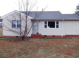781 E Broad St, Saint Pauls, NC 28384