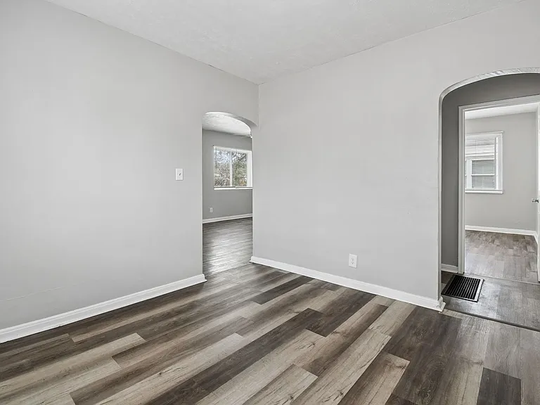 375 S Chase Ave — Photo 6