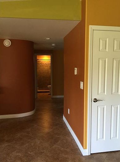 1st image of 302 Slater Dr