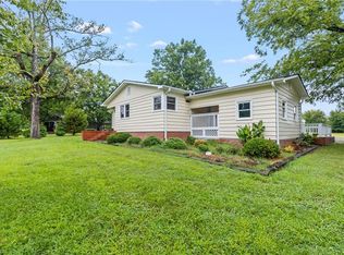 7075 Midway School Rd, Thomasville, NC 27360