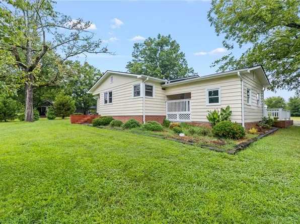 7075 Midway School Rd, Thomasville, NC 27360