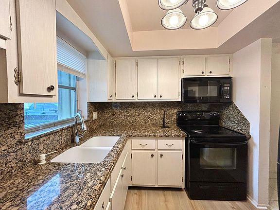 2nd image of 2854 E Ashley Dr Drive E #B