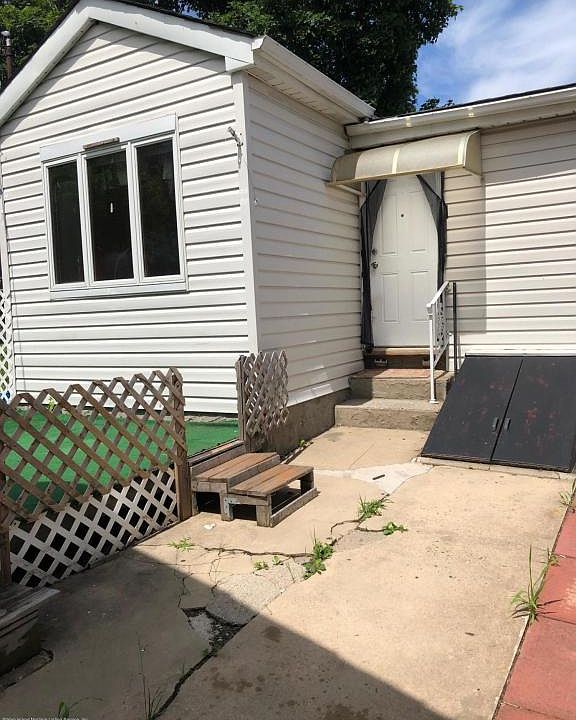 1st image of 33 Windom Ave