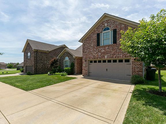 3rd image of 1025 E Sagewood Dr