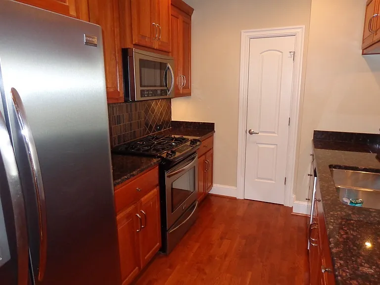 4500 Pretty Lake Ave #B2 — Photo 5