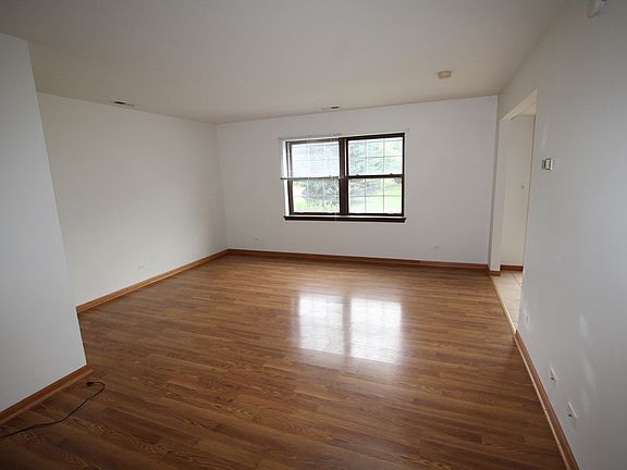 2nd image of 1123 Greenwood Cir