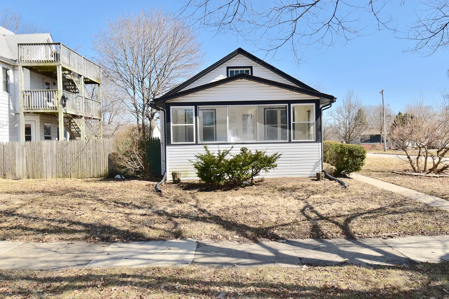 2741 Emmaus Ave photo 1