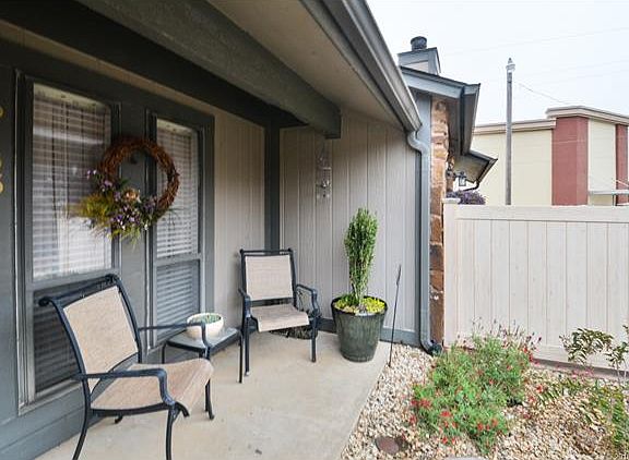 2nd image of 6135 S Zunis Ave #6135-4