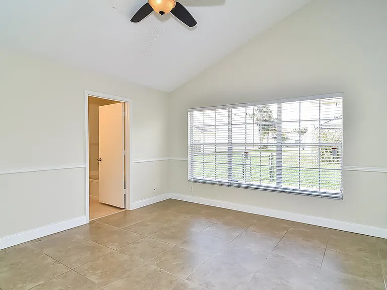 22457 Middletown Dr — Photo 8