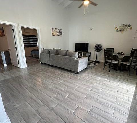 5th image of 47 Two La Grande Princesse Cir H