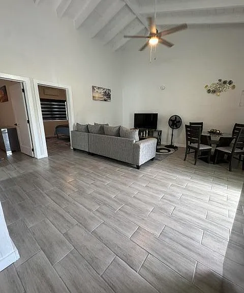 47 Two La Grande Princesse Cir #H — Photo 5