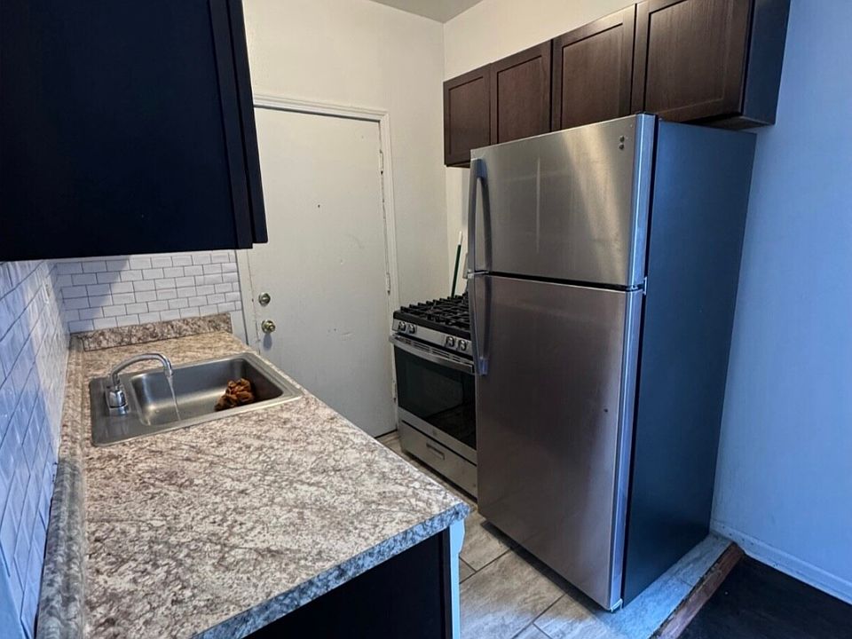 1st image of 935 W Sunnyside Ave APT 3S