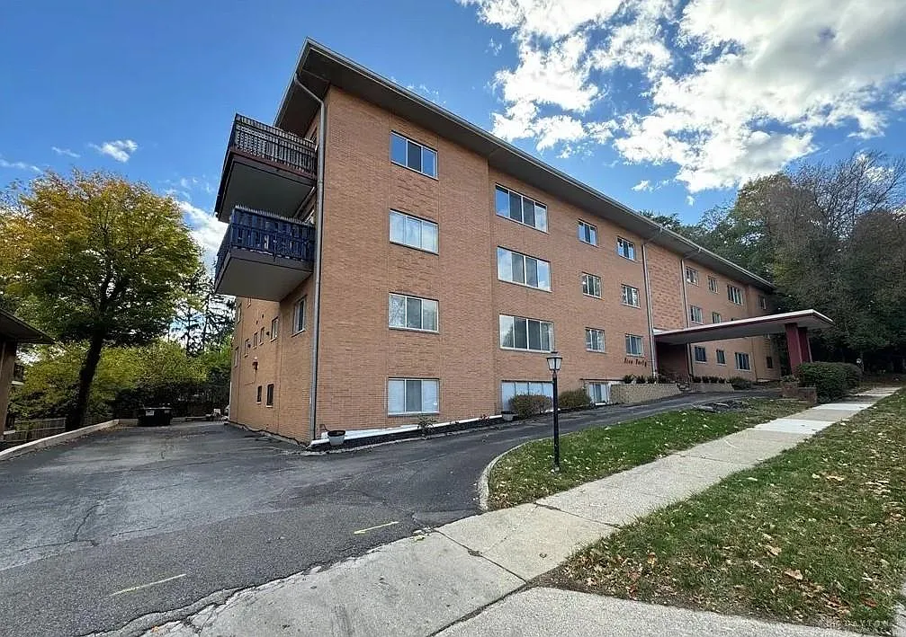 2 bed, 2.0 bath, 2096 sqft, $1,450 — Photo 2