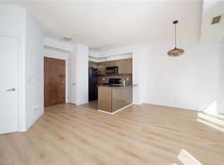 16 Yonge St #310, Toronto, ON M5E2A3