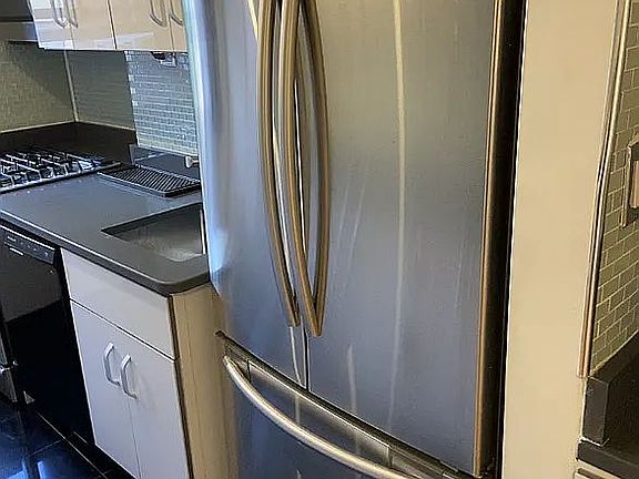 4th image of 195 Adams St APT 4F