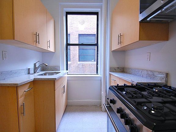 2nd image of 639 W 173rd St APT 3B