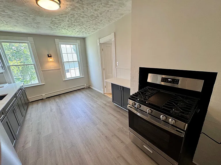 37 Seaview Ave #2 — Photo 3