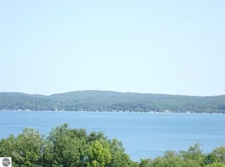 6308 Ridge Dr, Benzonia, MI 49616