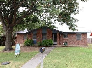 1911 Arkansas St, Gainesville, TX 76240
